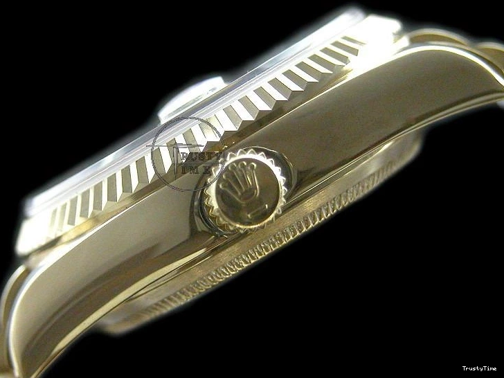 1027 RDJ0024 – DateJust Lightweight 707